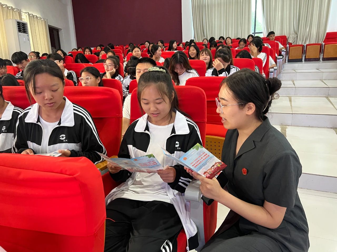 “一路护航一路阳光” | 博爱法院法治课堂开学季“开讲啦”