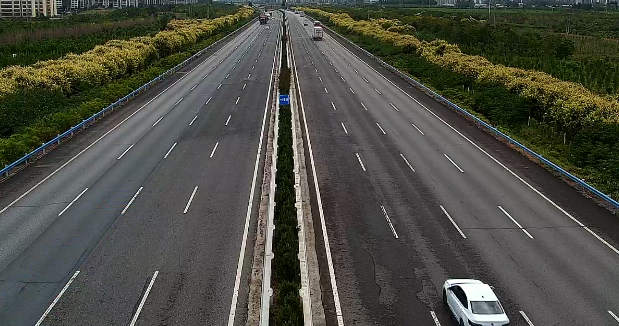 河南部分高速路段因降雨禁七禁客禁危