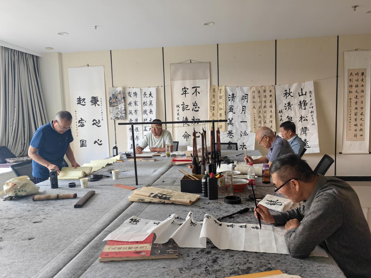 翰墨飘香，书韵丁楼  高新区枫杨办事处丁楼村开展书法活动