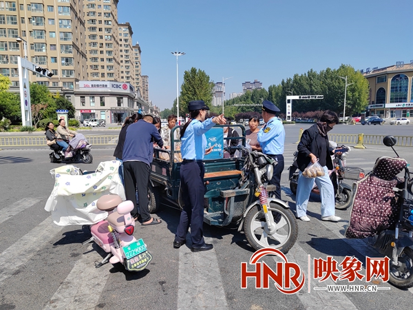 迎国庆 展新颜 安阳县城管在行动