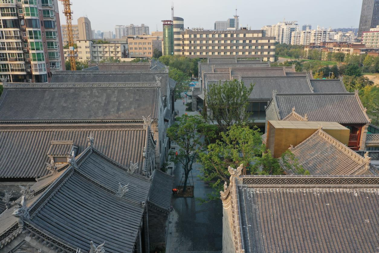 国庆期间坚守岗位，全力推进施工进度
