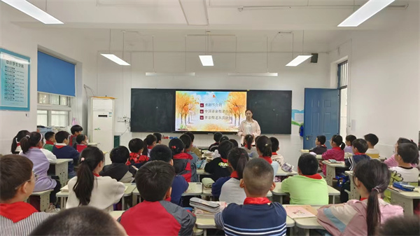 二里岗小学开展“我们的节日.重阳”主题活动：九九重阳，岁岁安康