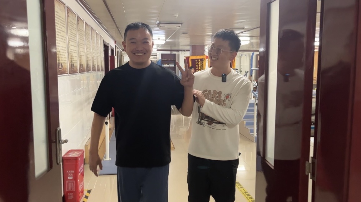 不是兄弟胜似兄弟 小伙跨省照顾的 “脑梗兄弟”能走路了