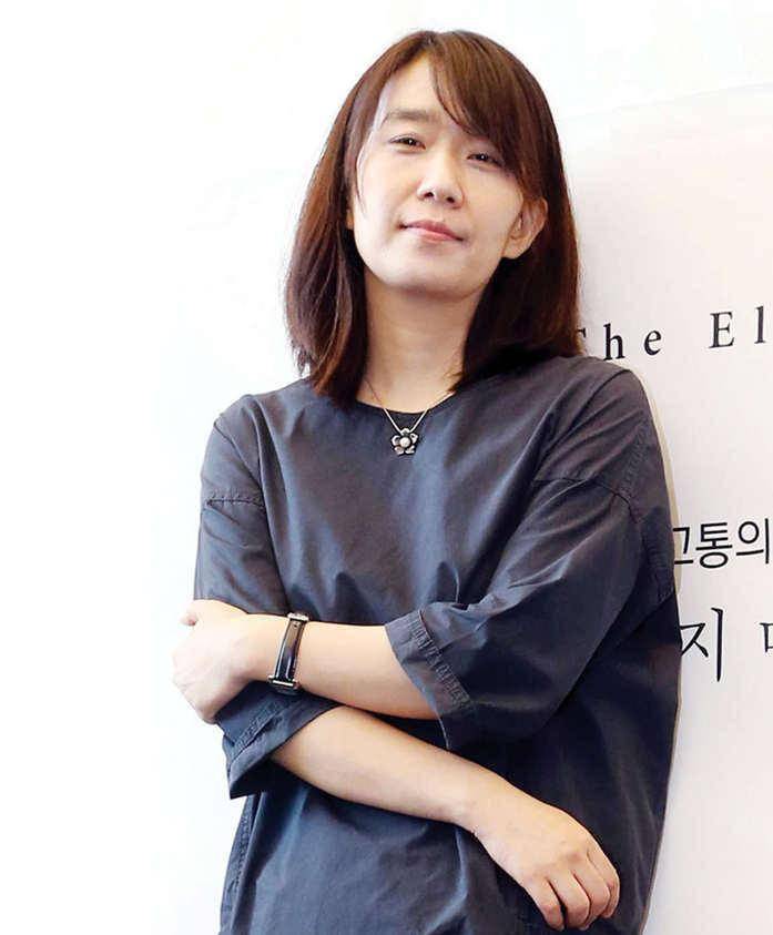 向人类和人生提问,中国作家谈韩江获诺奖|面孔-大象网