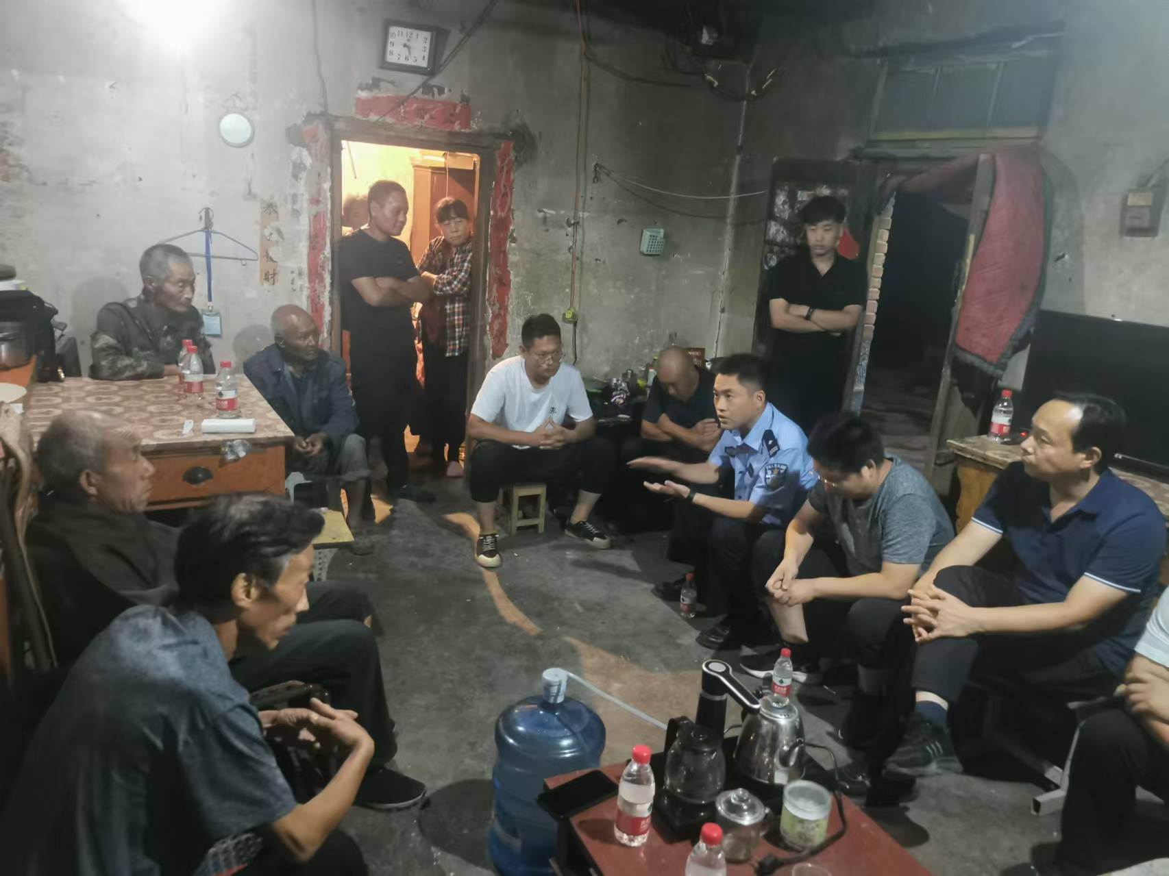 淇县公安局黄洞派出所所长吕永明：扎根基层做群众的守护者