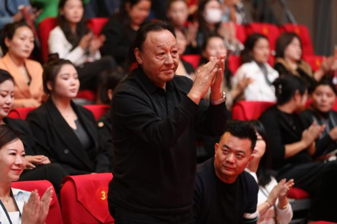 河南省艺术教育交流会暨“星动中原”电视少儿春晚启动签约仪式成功举办