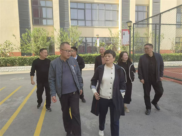 郑州市管城回族区五里堡小学：共叙支教情 慰问暖人心