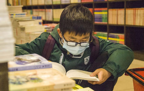 如何帮助一年级孩子尽快适应学校生活？