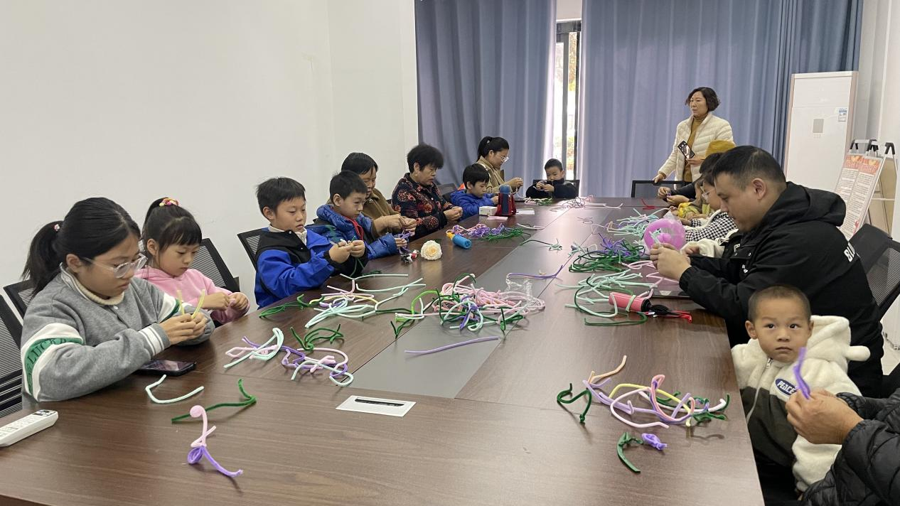 守望相助 新郑开展“弘扬好家风 传承好家训”主题活动