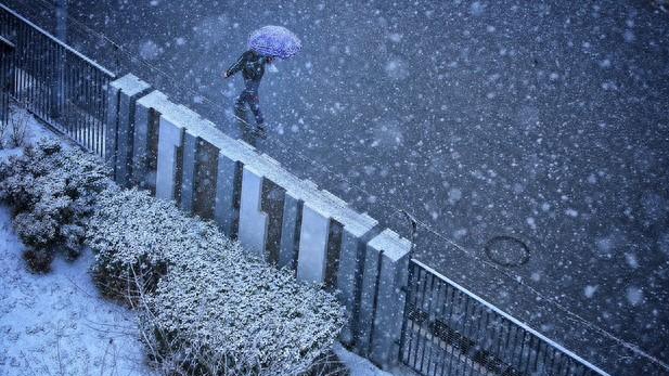 小雨雪、大风降温先后影响河南，御寒保暖要跟上！