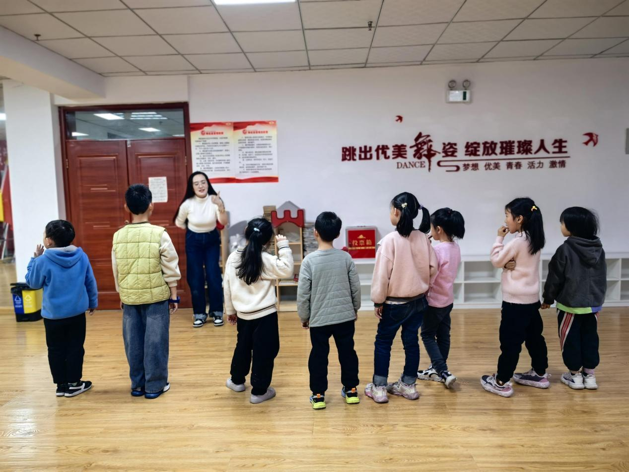 口才助力成长 童梦绽放光芒 枫杨办事处翰林社区开展少儿口才课程