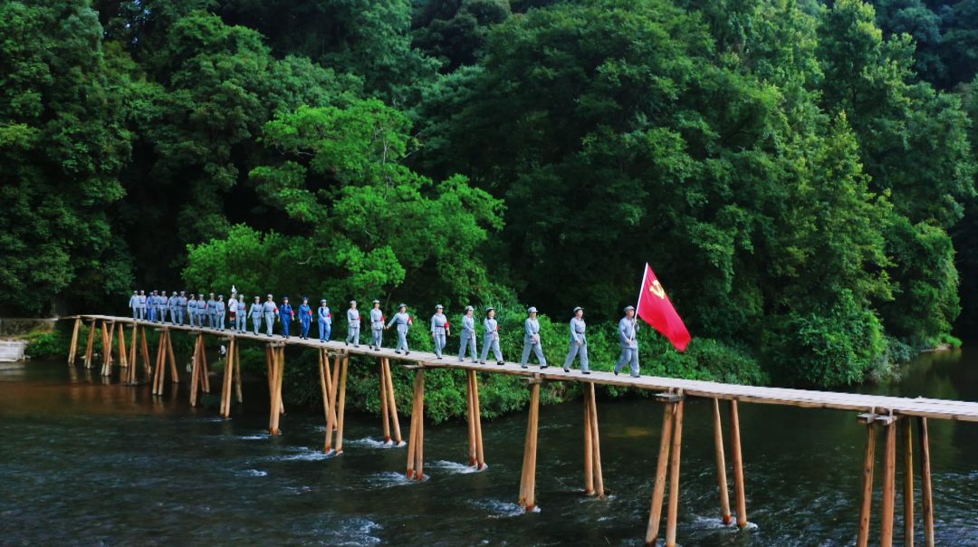 从“红军桥”的历史记忆到“万桥飞架”的现代奇观 贵州已经是一片崭新的天地
