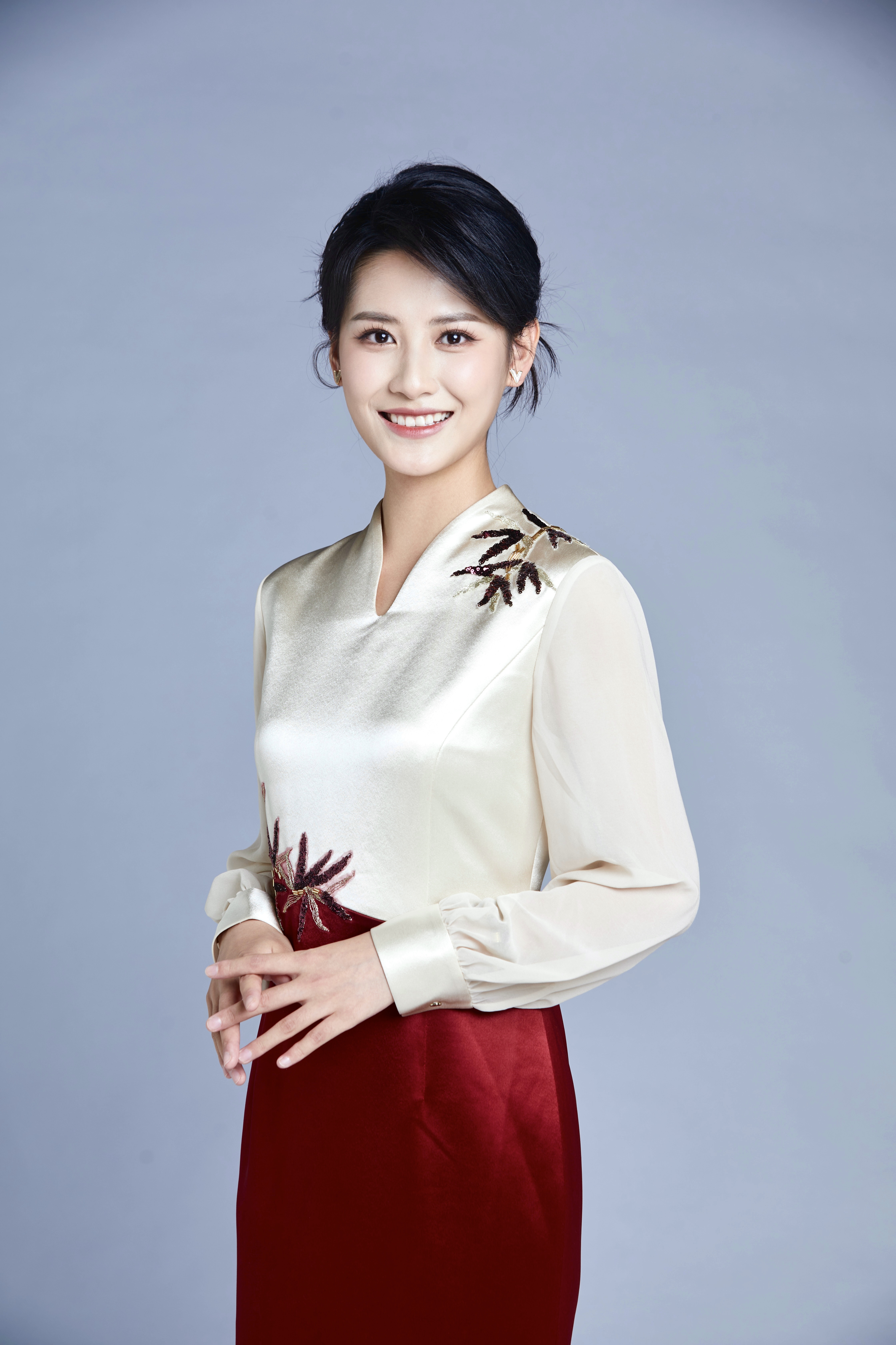 《华豫之门》《财经象心力》,担任王屋山旅游节开幕式主持人,参与河南