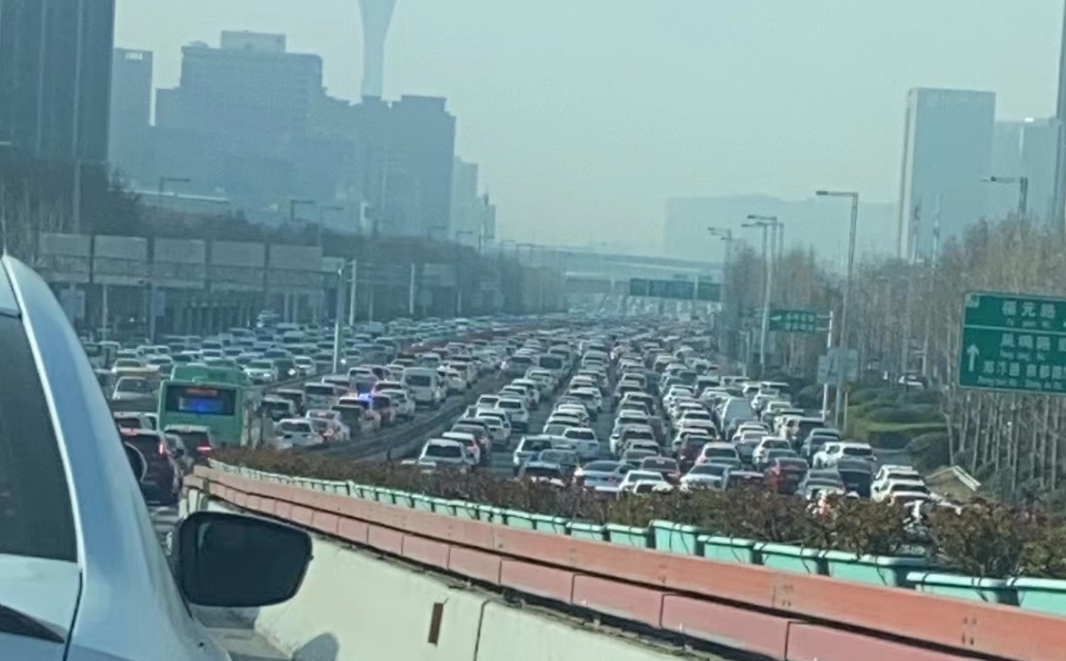 郑州交警发布2025年春节及春运期间拥堵时段及地点