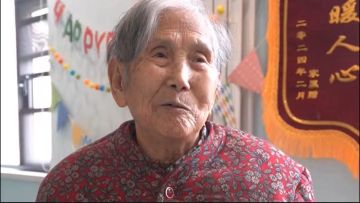 松康养老院：书法活动绘就温馨老年画卷