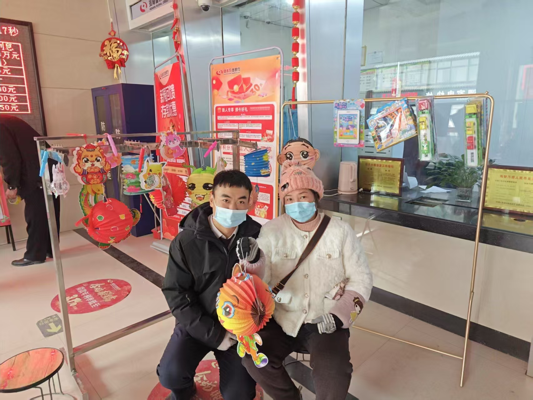 商水农商银行白寺支行：闹元宵活动暖人心 共筑美好金融服务