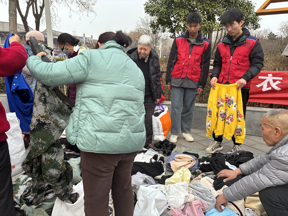 安阳市大寺前社区"衣衣不舍"旧衣捐赠 温暖接力倡勤俭