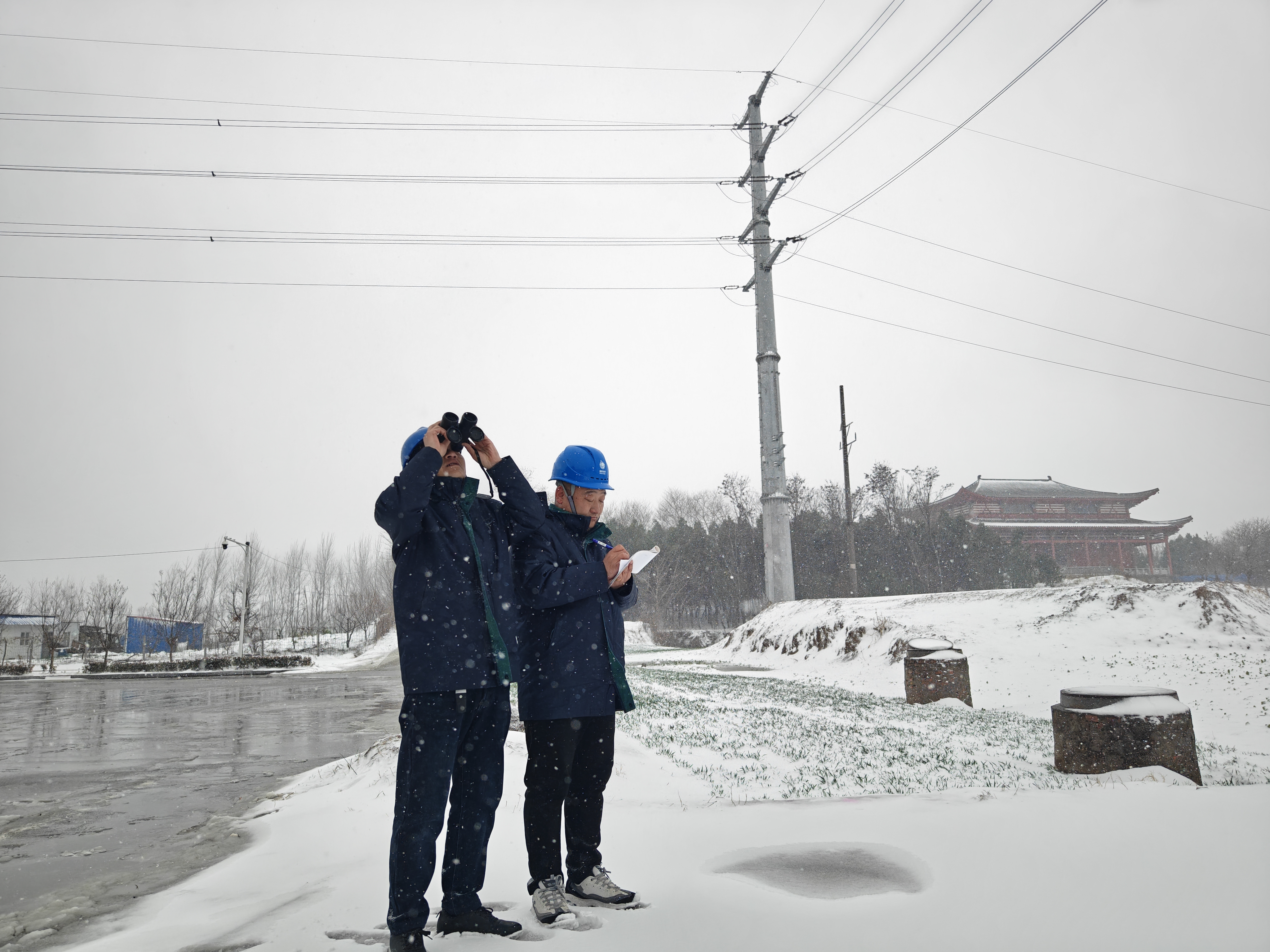 国网上蔡县供电公司：闻雪而动 特巡保供
