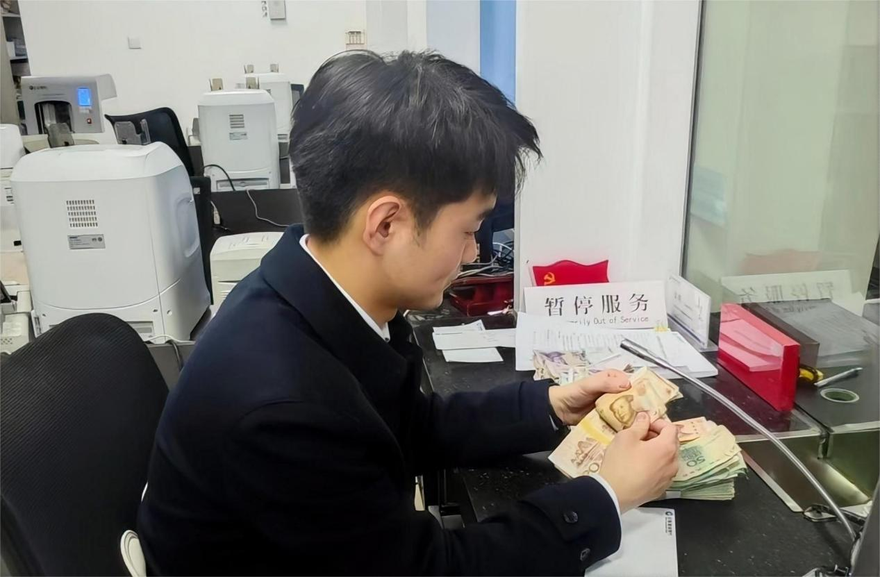 中国建设银行柘城支行——温情服务，化“零”为整