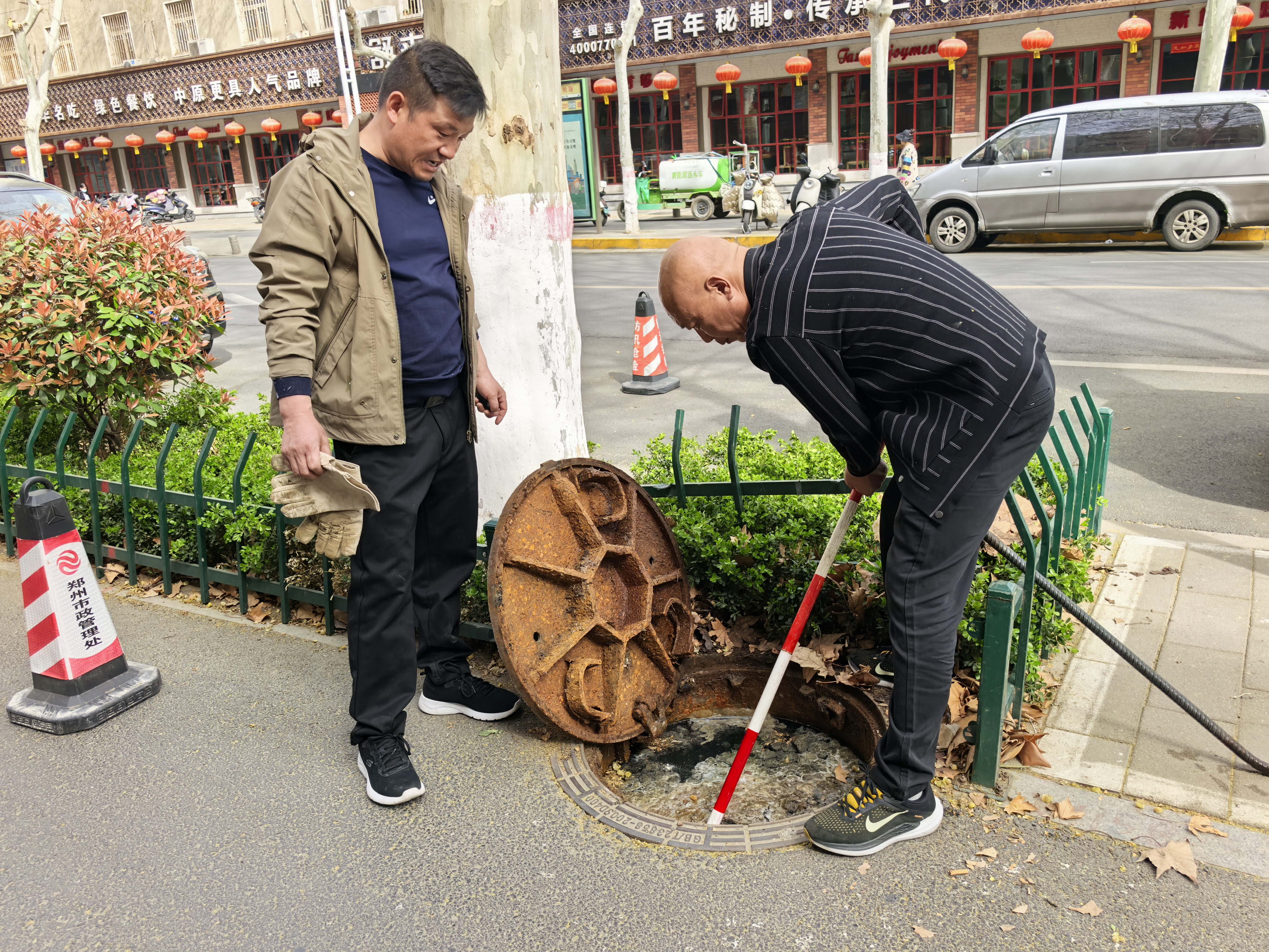 污水外溢“堵”人心 联动处置“排”民忧
