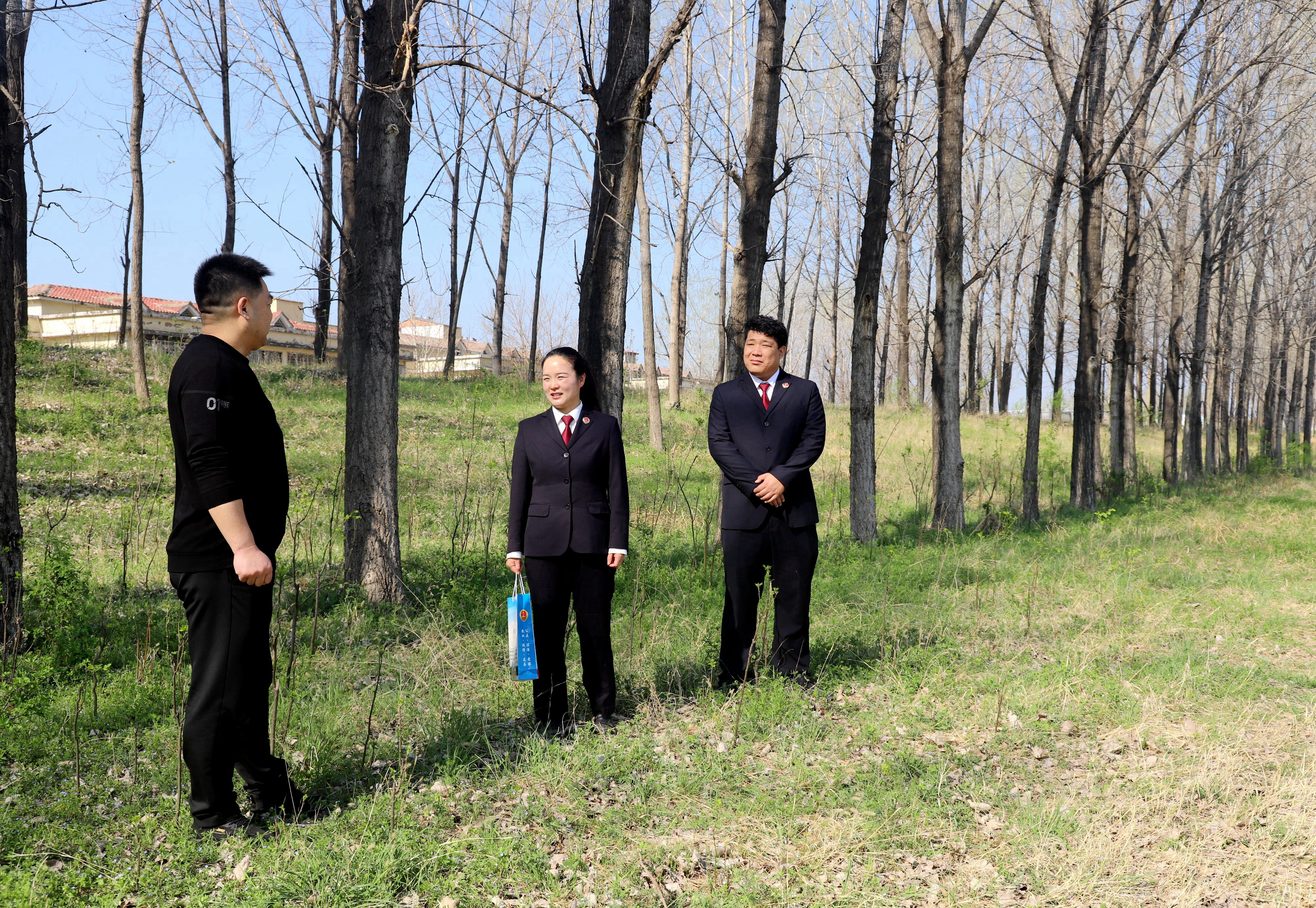 新蔡县人民检察院：巡林防火 助力“无火清明”