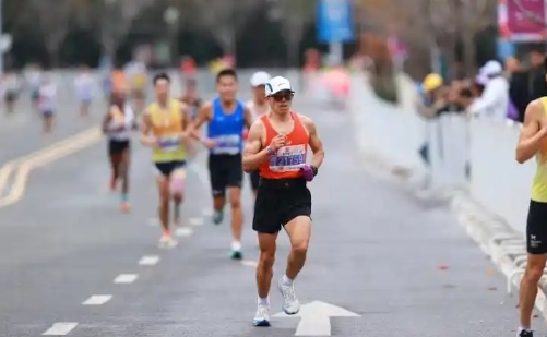 <strong>马拉松职业“私兔”最高月入4万</strong>