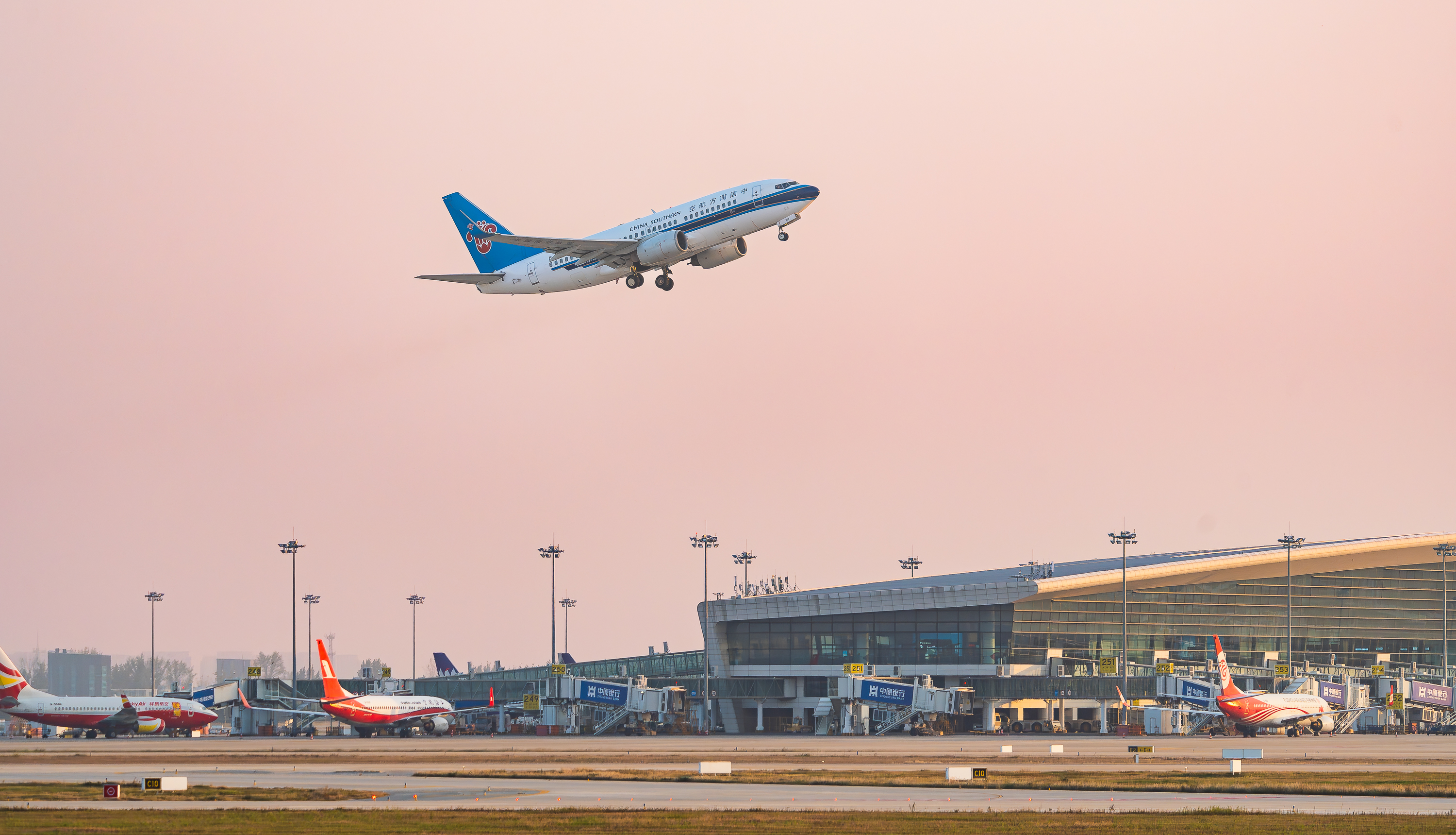 郑州机场2025年夏航季新增6个通航城市