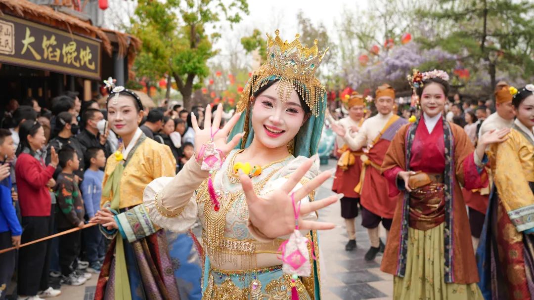 清明上河园邀您体验一场“被宠爱”的高品质穿越之旅！