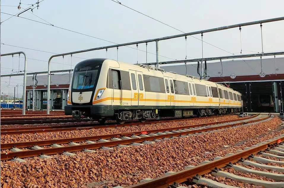 应对大风天气，今日郑州地铁城郊线等调整运营时间！