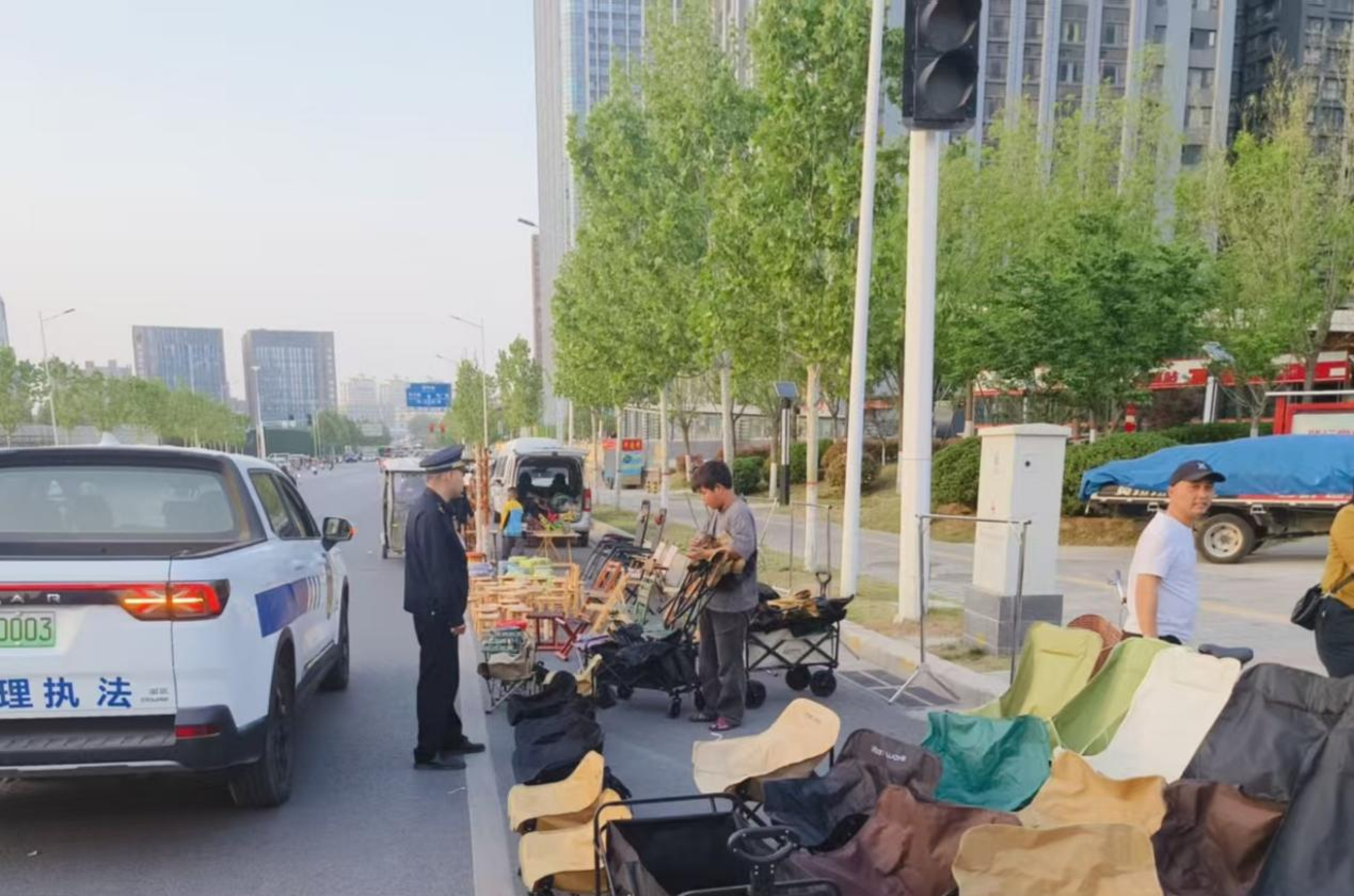 文明执法显温情 疏堵结合护民生