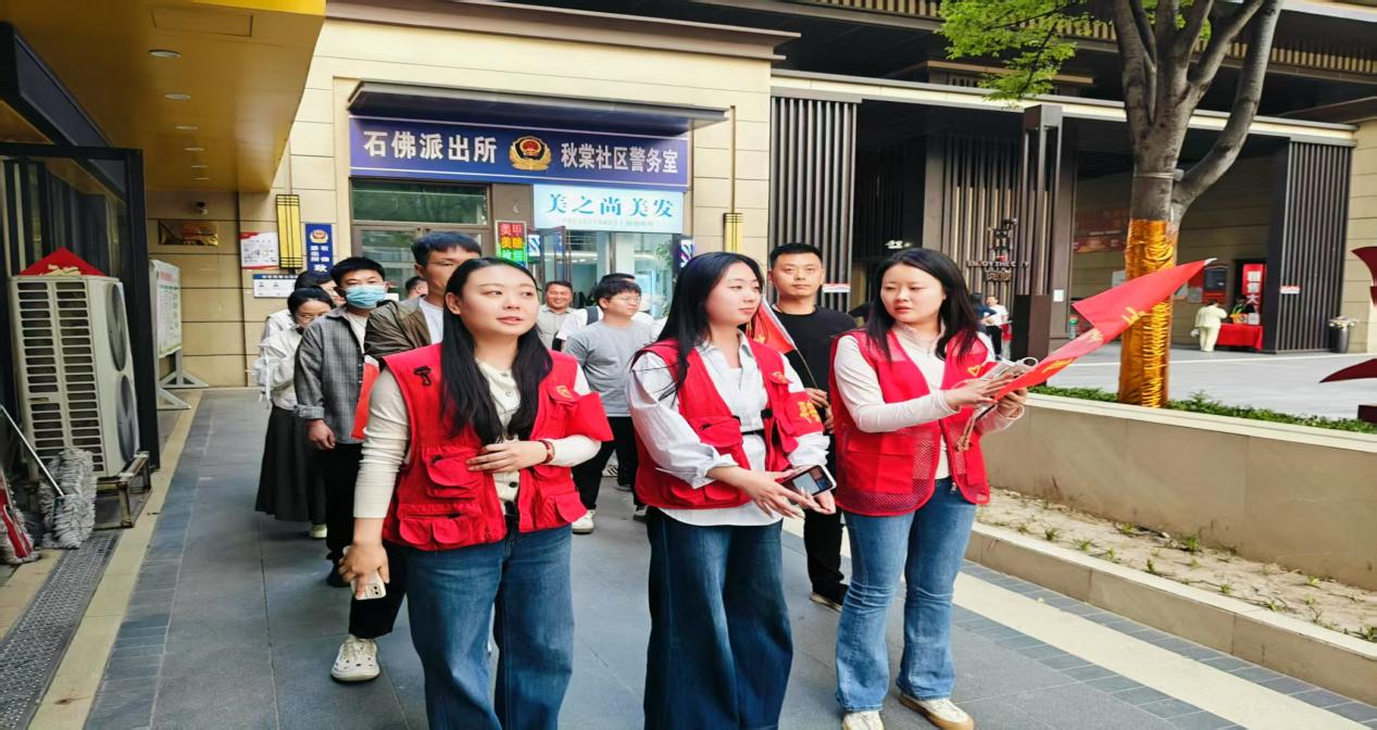 党建红引领生态绿，文明风护航出行路