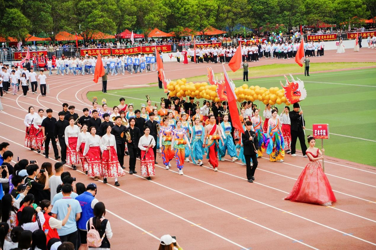 郑州升达经贸管理学院第26届春季田径运动会盛大开幕