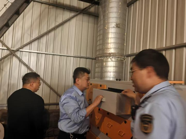 安阳市生态环境局殷都分局开展涉VOC企业检查 筑牢夏季臭氧污染防治防线