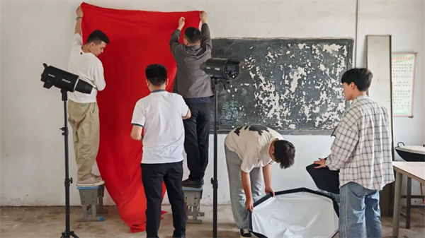 “定格美好” 黄河科技学院师生用镜头传递爱与温暖
