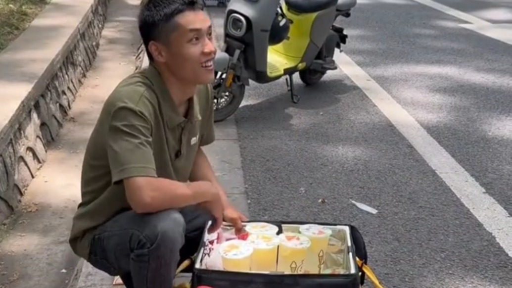 倒賣蜜雪冰城檸檬水當事人發聲：給自己上了深刻一課
