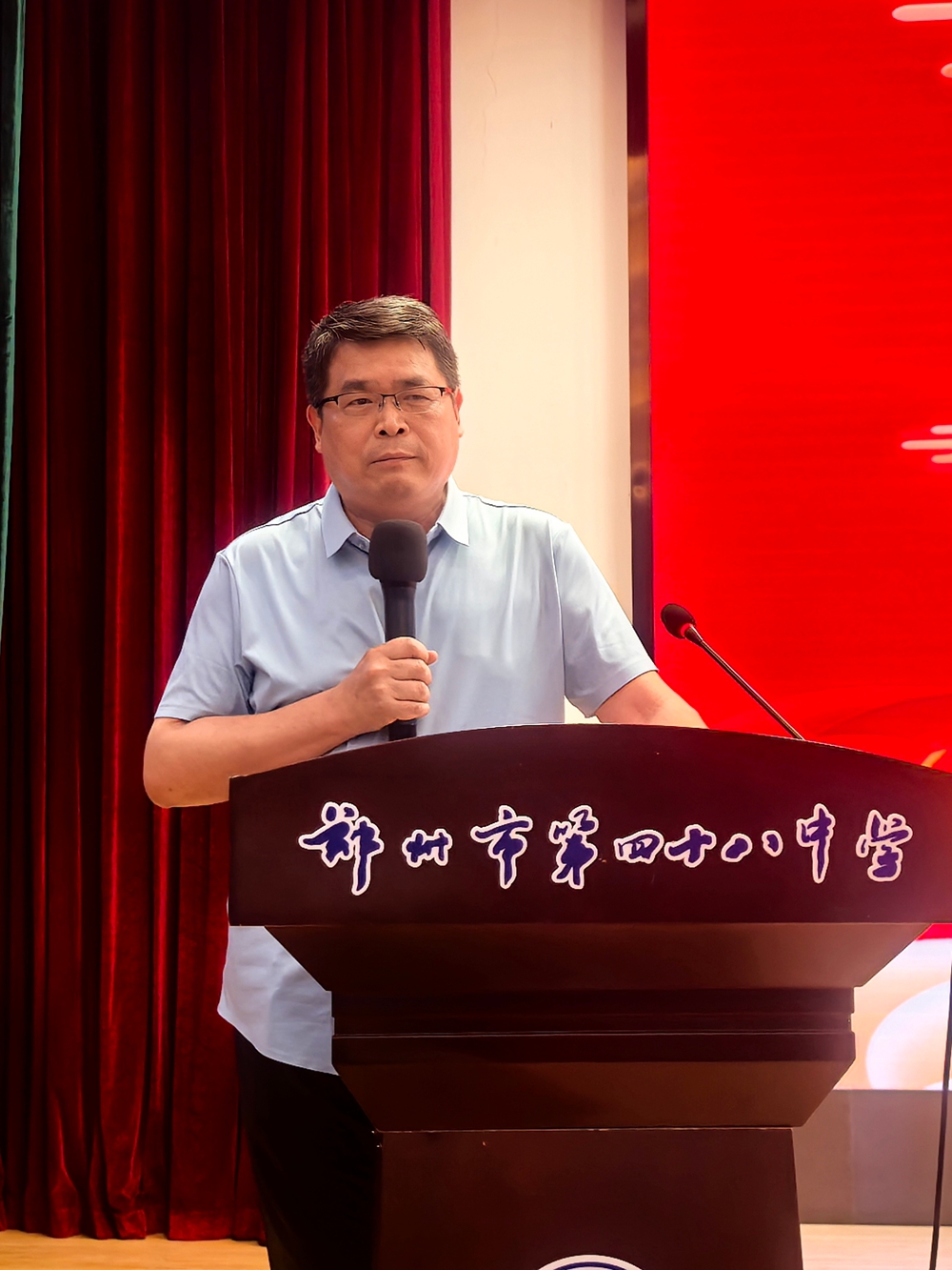 学校领导藏头诗殷殷嘱托,四十八中学2025届腾飞正当其时