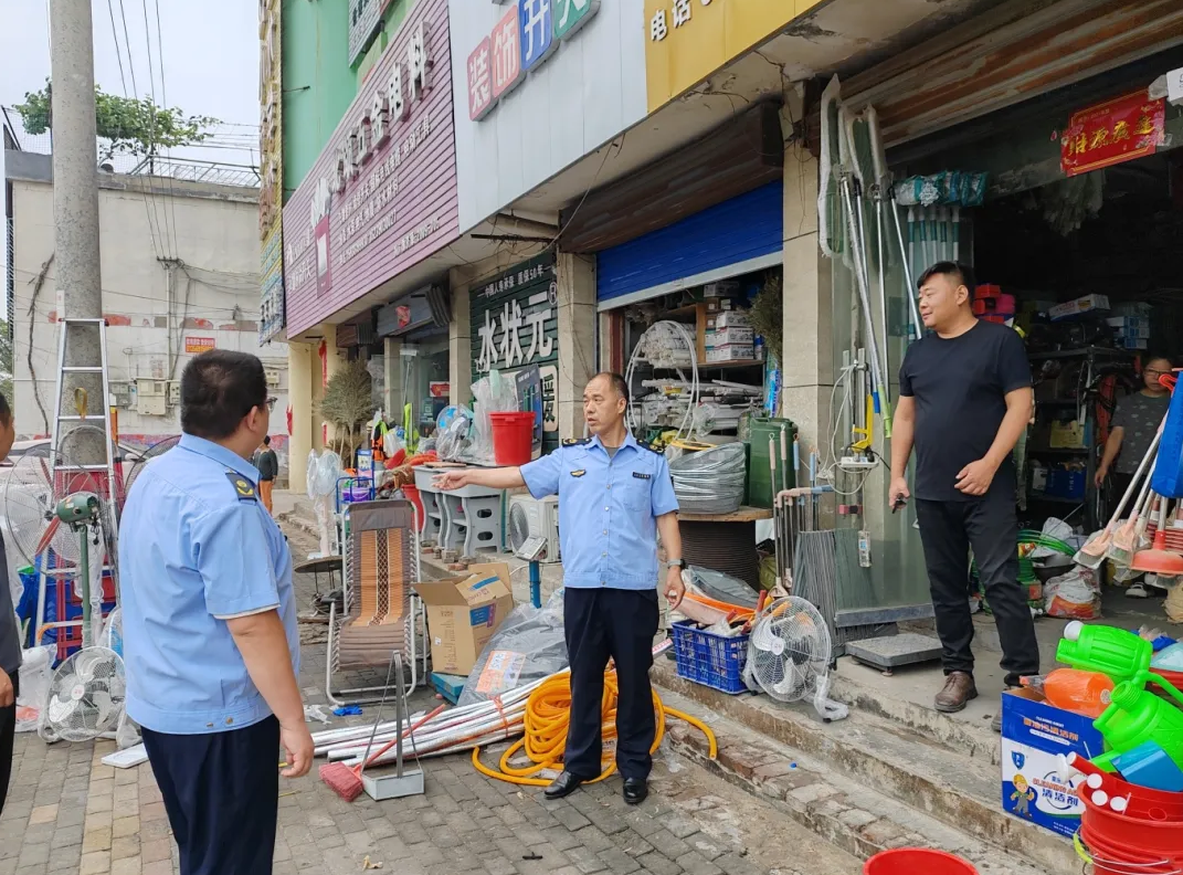 济源：“街”尽全力  轵城大街综合整治在行动