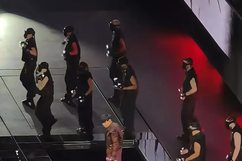林俊杰演唱會突發意外情況 伴舞摔下升降臺