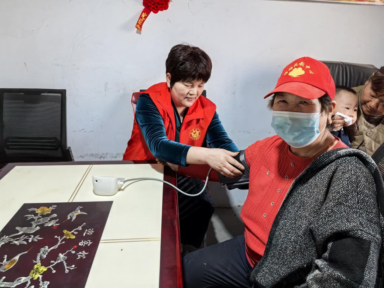 党群联动“共筑健康家”，老党员升级阵地暖民心
