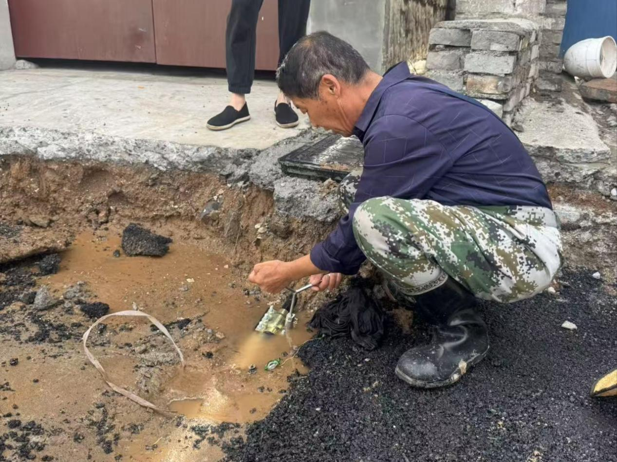 抢修一线显担当 党群同心护民生