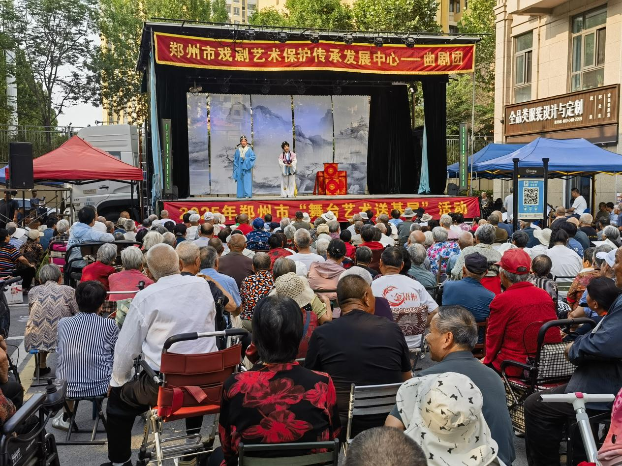 五龙口村戏曲演出：戏曲盛宴 欢乐共赏