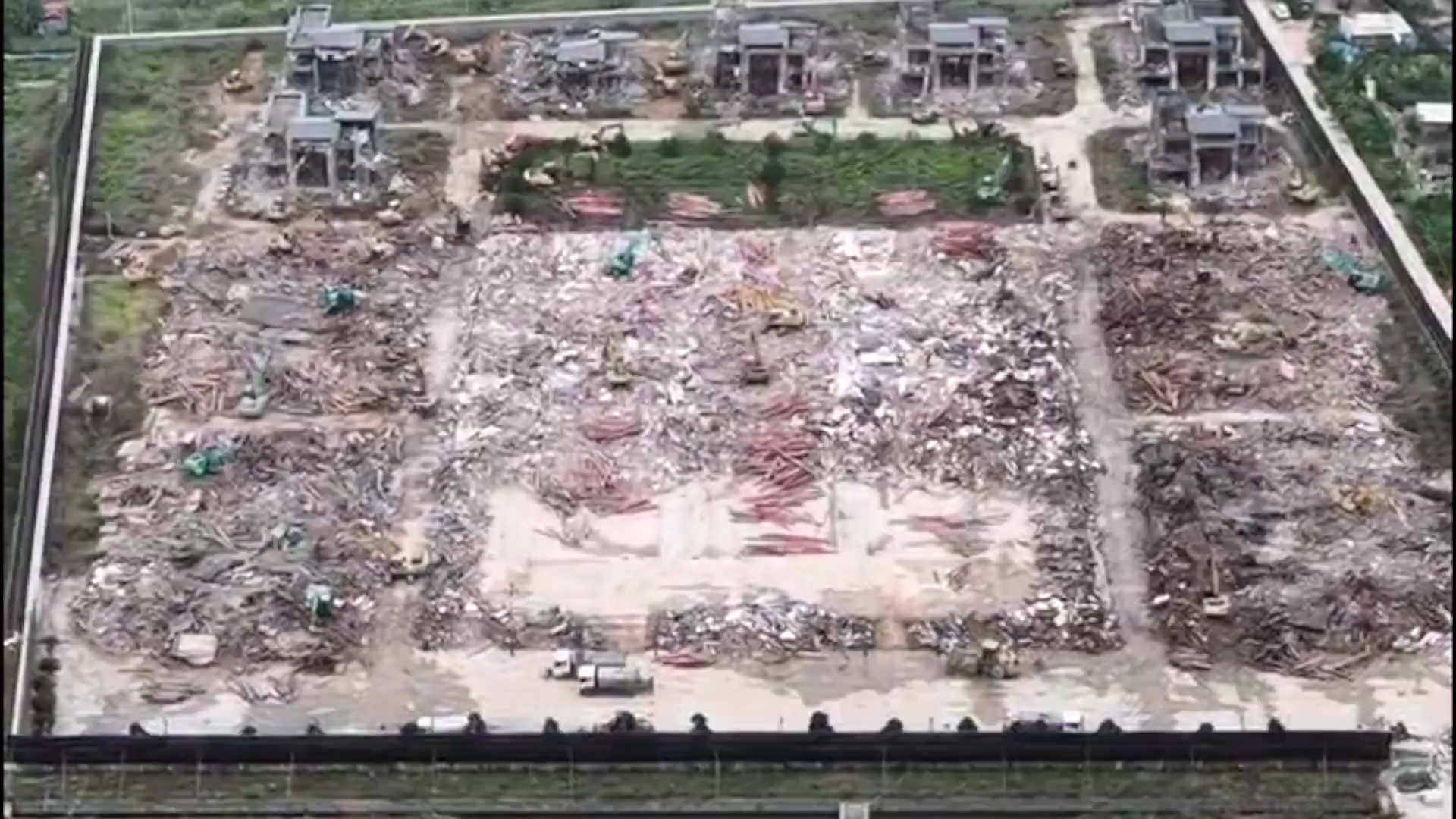 違建豪宅英之園已基本清拆完畢 附近商戶：已成平地