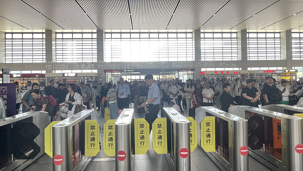 驻马店车务段端午假期发送旅客6.31万人次