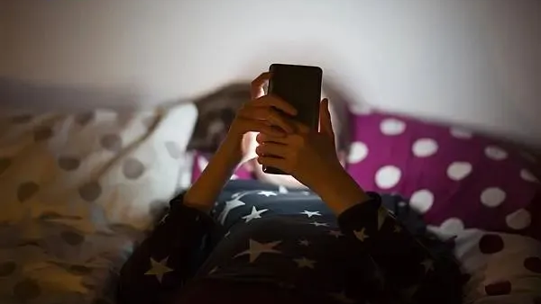看不清不一定是近視！這些信號是眼睛在求救……