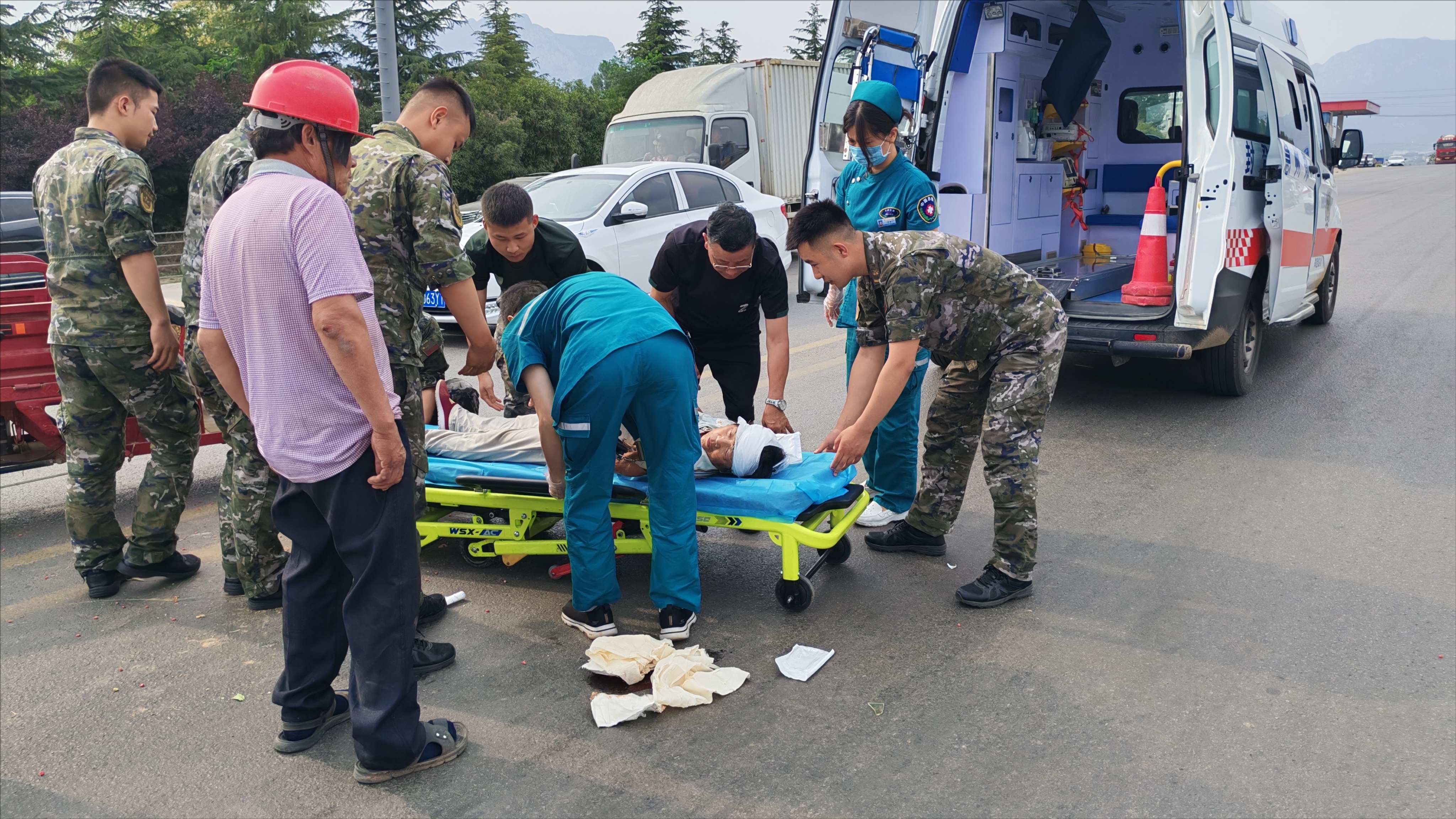 河南登封一事故现场‘突降’神兵