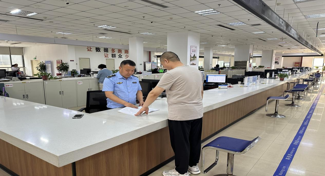 安阳市生态环境局殷都分局窗口延时服务暖民心