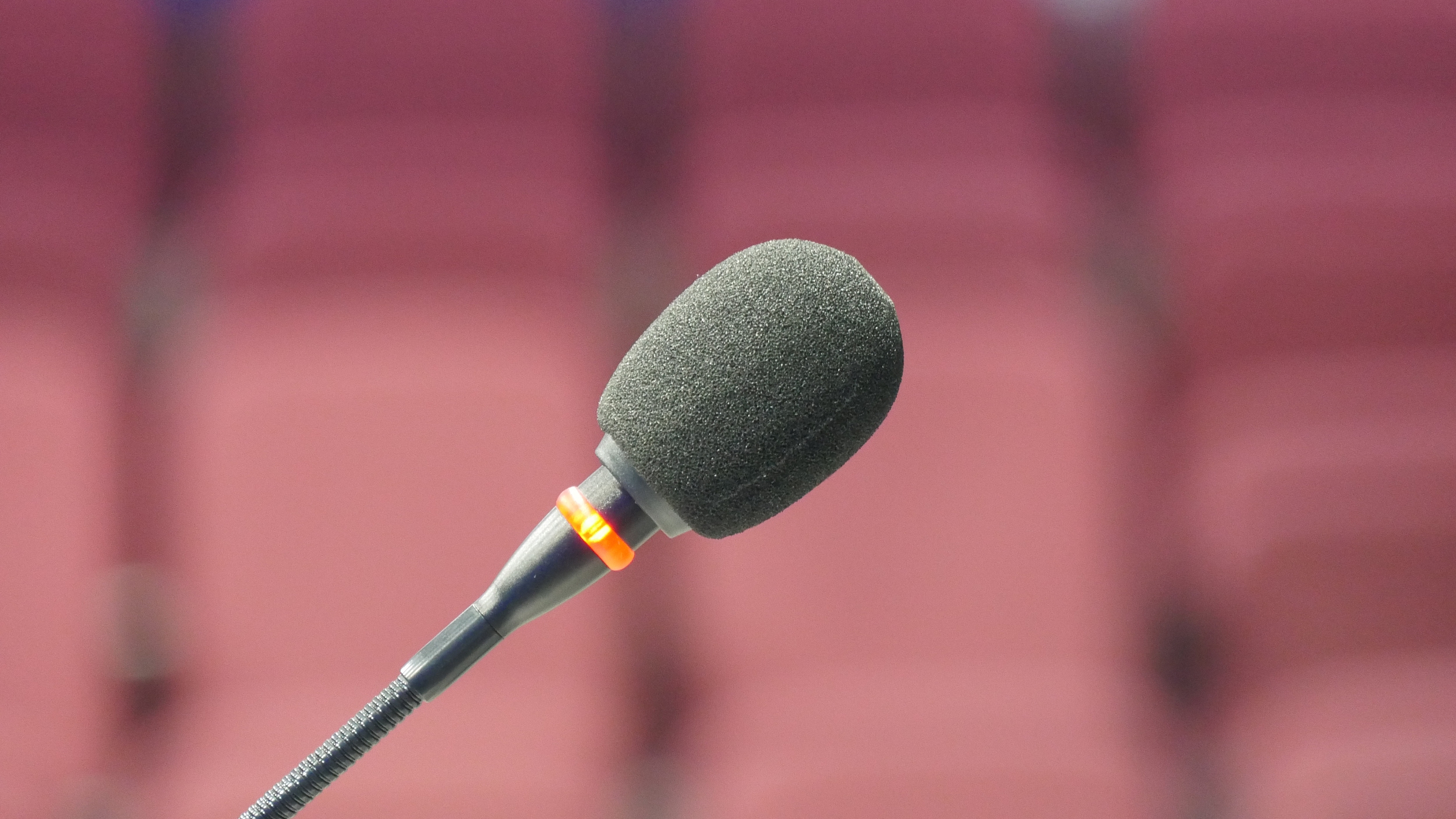 【讲习所·中国与世界】习近平：以更高水平政治互信服务中新关系发展