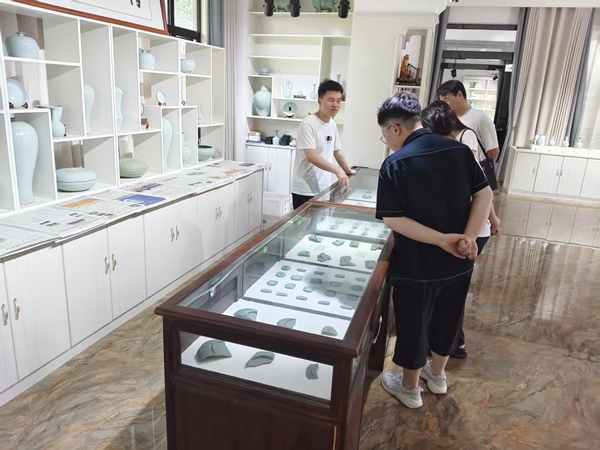 凝聚青春风采 筑梦文化传承——郑州工业应用技术学院在汝州开展暑期社会实践