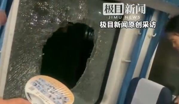 K1373脫軌乘客滯留3小時砸窗通風，官方回應