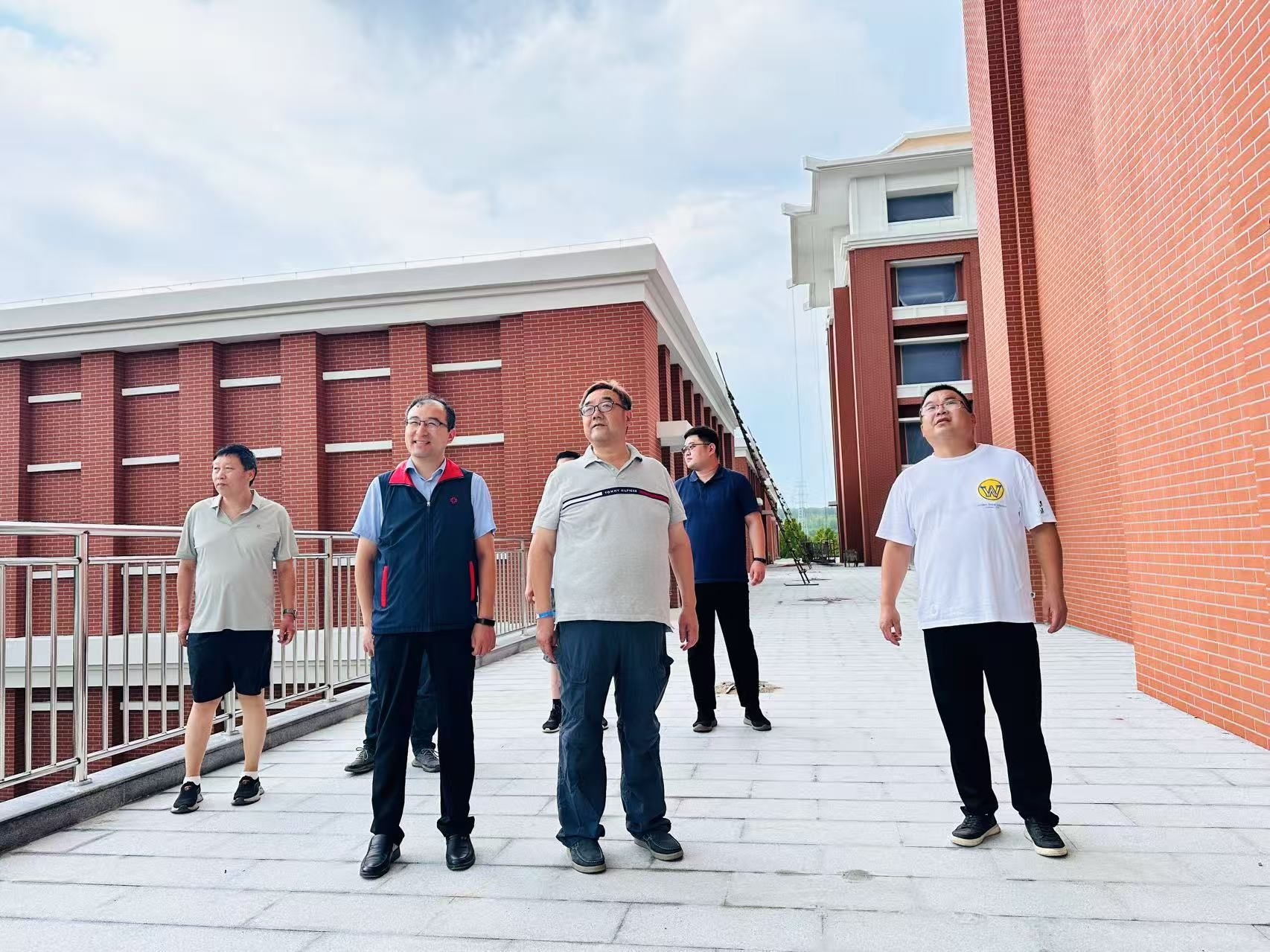 郑州升达经贸管理学院董事长王新奇到登封校区指导工作并召开工作会议